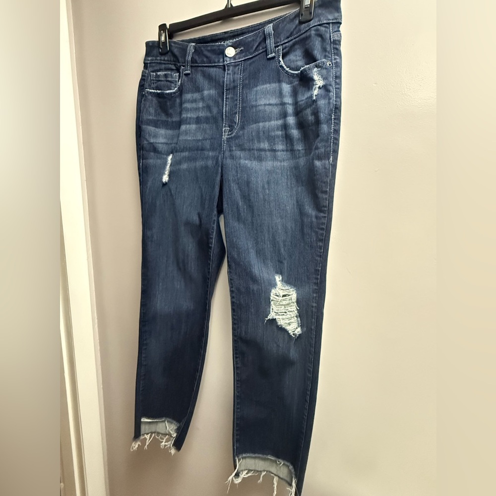EUC Lane Bryant Dark Blue Distressed Straight Leg Cropped Jeans with Hem Frays